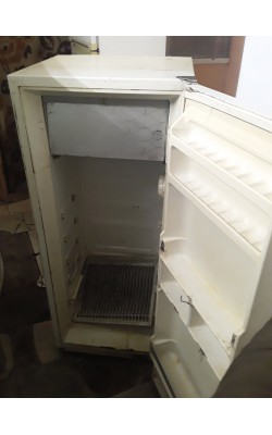 Советский холодильник Зил
