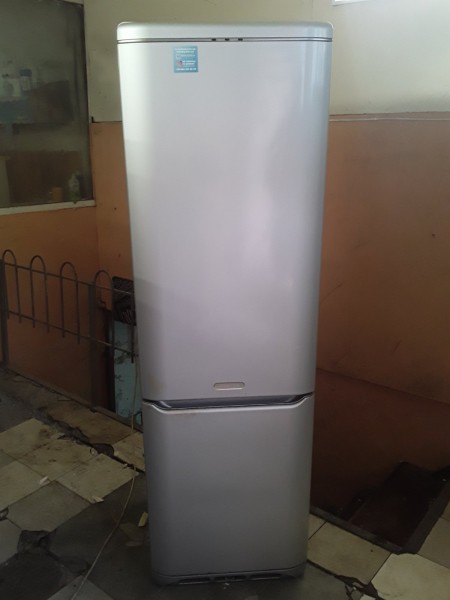Холодильник Аристон 2 метра