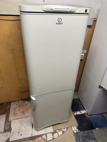 Холодильник Індезіт