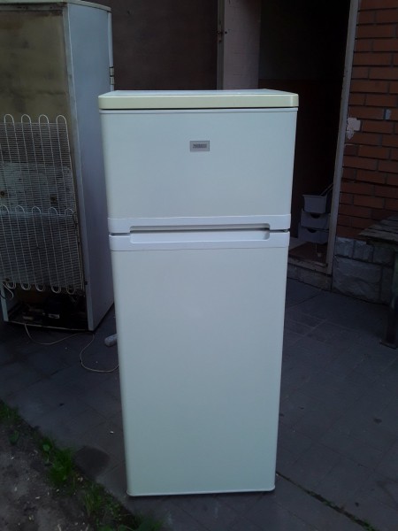 Холодильник Занусси не большой